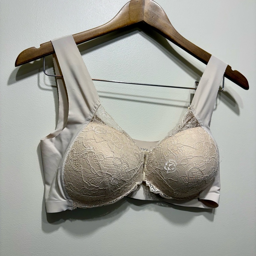 ✨$8 CLEAR-OUT✨ Lace Comfy Stretchy Semi Padded Front Clasp Push Up Bra Cream 2XL